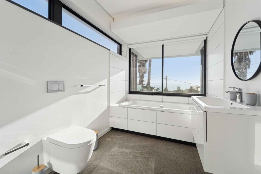 4 Bedroom Property for Sale in Fresnaye Western Cape